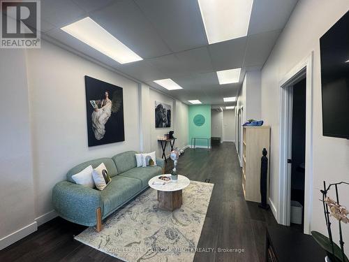 724 Lakeshore Road E, Mississauga, ON 