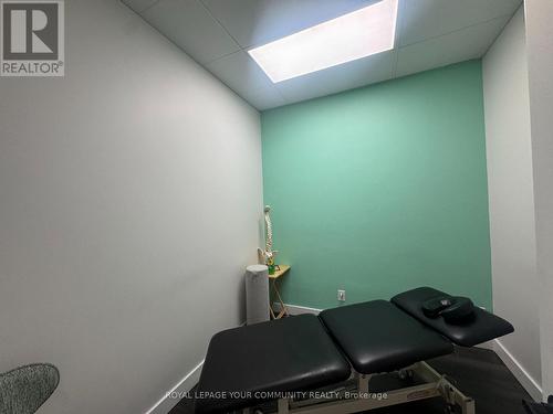 724 Lakeshore Road E, Mississauga, ON 