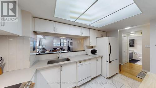 208 - 1155 Bough Beeches Boulevard, Mississauga, ON - Indoor Photo Showing Kitchen