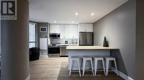 208 - 1155 Bough Beeches Boulevard, Mississauga, ON - Indoor Photo Showing Kitchen