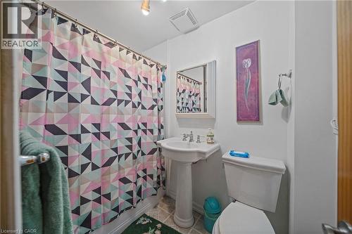22 Agnes Street, Hamilton, ON - Indoor Photo Showing Bathroom