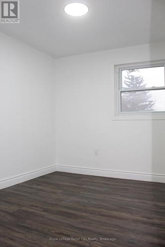 Third bedroom - 137 Jansen Avenue, Kitchener, ON - Indoor Photo Showing Other Room