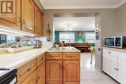1435 Strathy Avenue, Mississauga, ON - Indoor Photo Showing Kitchen With Double Sink