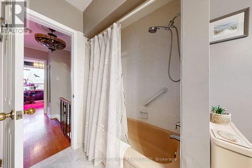 1435 Strathy Avenue, Mississauga, ON - Indoor