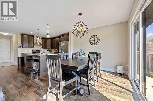565 Spokane Boulevard, St Clair, ON - Indoor Photo Showing Dining Room