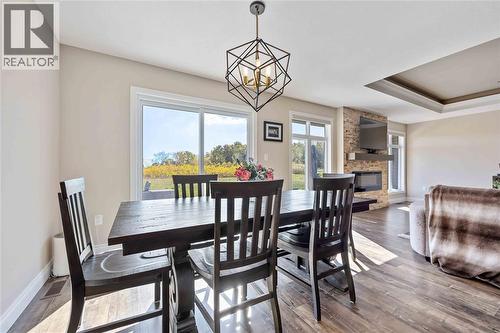 565 Spokane Boulevard, St Clair, ON - Indoor Photo Showing Dining Room