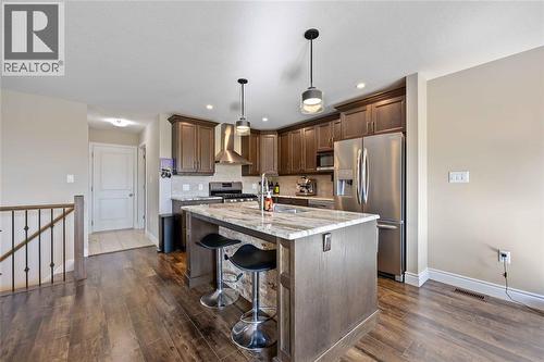 565 Spokane Boulevard, St Clair, ON - Indoor Photo Showing Kitchen With Upgraded Kitchen