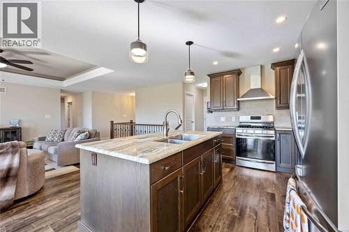 565 Spokane Boulevard, St Clair, ON - Indoor Photo Showing Kitchen With Double Sink With Upgraded Kitchen