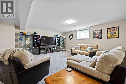 565 Spokane Boulevard, St Clair, ON - Indoor