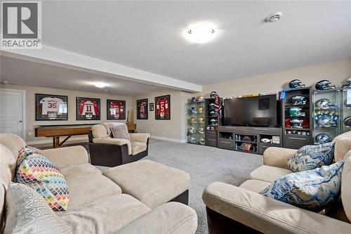 565 Spokane Boulevard, St Clair, ON - Indoor Photo Showing Living Room