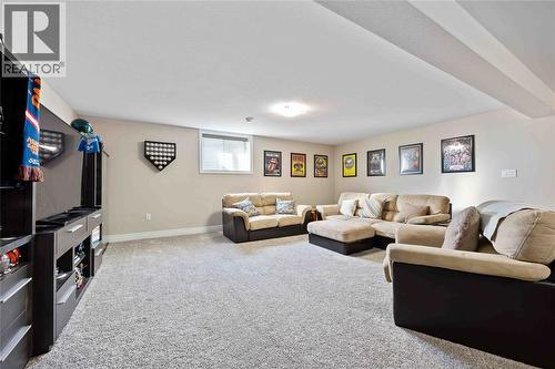 565 Spokane Boulevard, St Clair, ON - Indoor