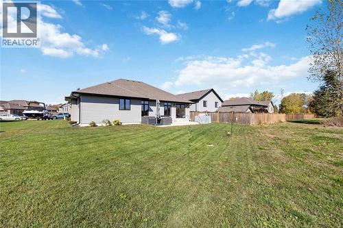 565 Spokane Boulevard, St Clair, ON - Outdoor