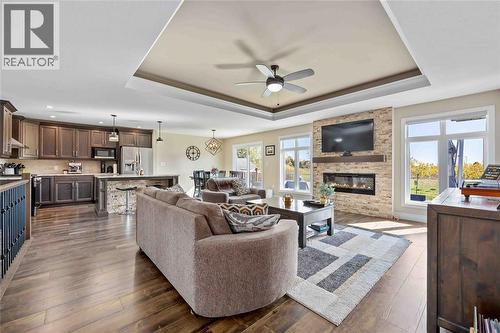 565 Spokane Boulevard, St Clair, ON - Indoor Photo Showing Living Room With Fireplace