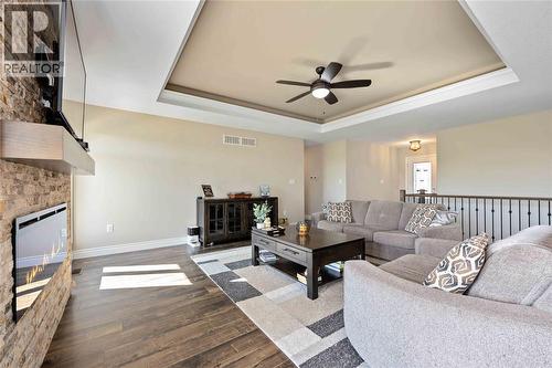 565 Spokane Boulevard, St Clair, ON - Indoor Photo Showing Living Room With Fireplace