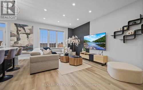 3421 Eternity Way, Oakville, ON - Indoor Photo Showing Living Room