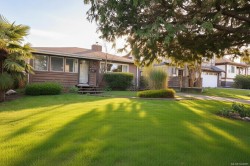 138 Sims Ave  Saanich, BC V8Z 1K1