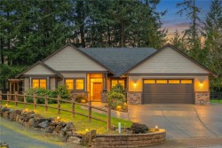 1925 Legacy Pl  Nanaimo, BC V9X 1M2