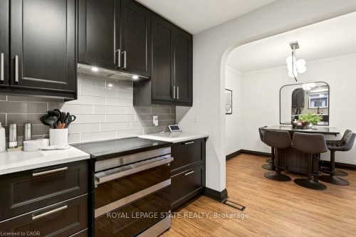 17 Gary Avenue, Hamilton, ON - Indoor Photo Showing Kitchen