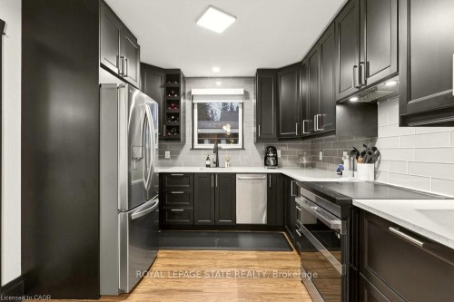 17 Gary Avenue, Hamilton, ON - Indoor Photo Showing Kitchen With Upgraded Kitchen