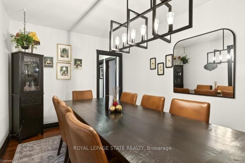17 Gary Avenue, Hamilton, ON - Indoor Photo Showing Dining Room