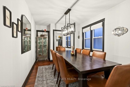 17 Gary Avenue, Hamilton, ON - Indoor Photo Showing Dining Room