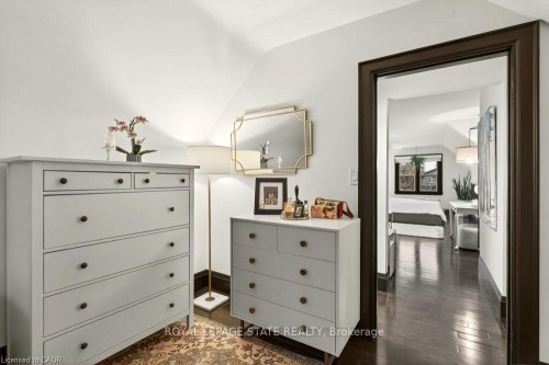 17 Gary Avenue, Hamilton, ON - Indoor