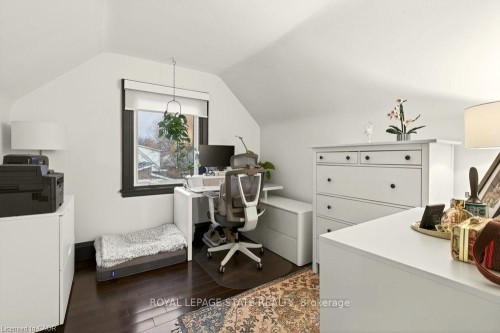 17 Gary Avenue, Hamilton, ON - Indoor