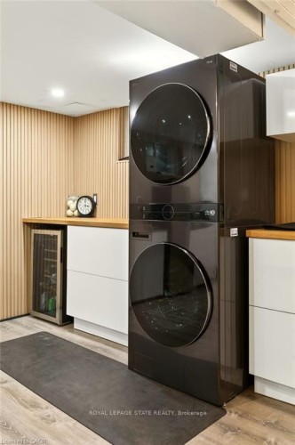 17 Gary Avenue, Hamilton, ON - Indoor Photo Showing Laundry Room