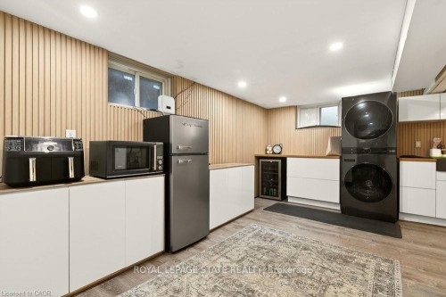 17 Gary Avenue, Hamilton, ON - Indoor Photo Showing Laundry Room