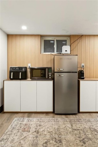 17 Gary Avenue, Hamilton, ON - Indoor