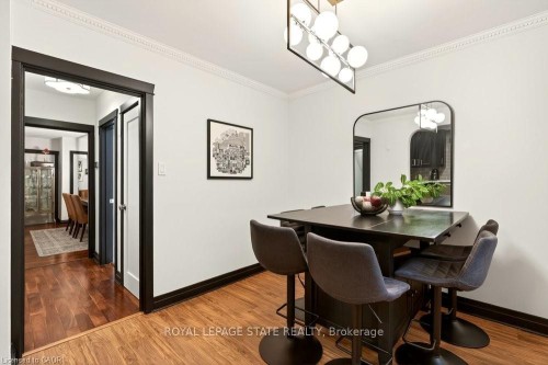 17 Gary Avenue, Hamilton, ON - Indoor Photo Showing Dining Room