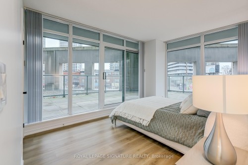 202-5500 Yonge Street, Toronto, ON - Indoor Photo Showing Bedroom