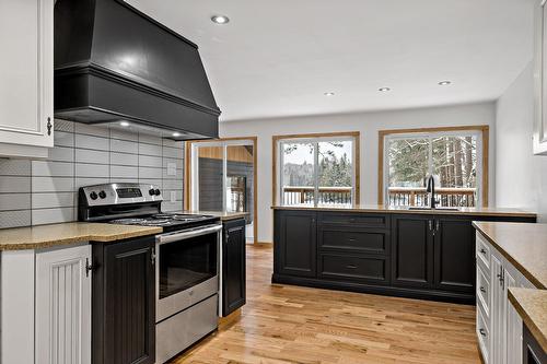 Cuisine - 716 Ch. Du Lac-Chaud, La Macaza, QC - Indoor Photo Showing Kitchen