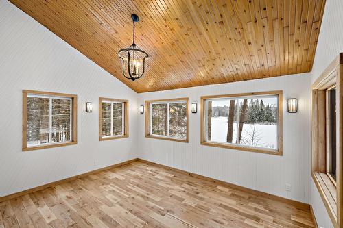 Salon - 716 Ch. Du Lac-Chaud, La Macaza, QC - Indoor Photo Showing Other Room