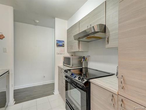 Cuisine - 204-2475 Av. Aumont, Brossard, QC - Indoor Photo Showing Kitchen