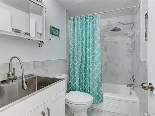 Salle de bains - 204-2475 Av. Aumont, Brossard, QC - Indoor Photo Showing Bathroom