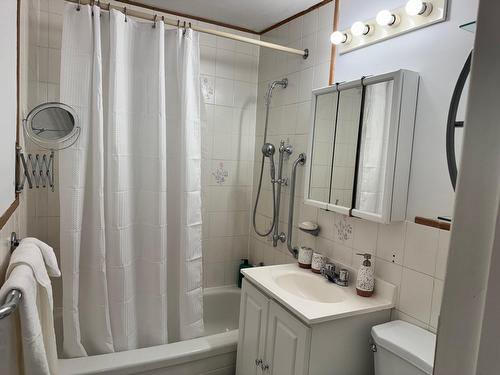 Salle de bains - 2642  - 2644 Rue Hogan, Montréal (Ville-Marie), QC - Indoor Photo Showing Bathroom