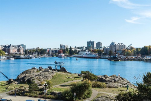 303-50 Songhees Rd  Victoria, BC V9A 7J4