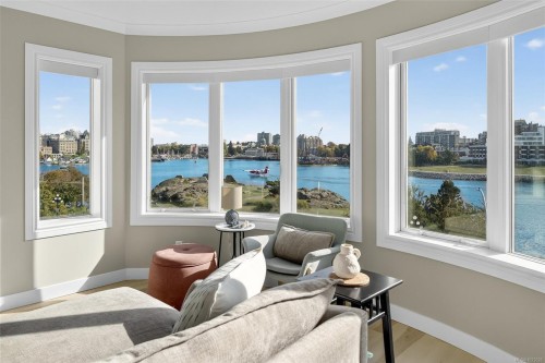 303-50 Songhees Rd, Victoria, BC - Indoor With Body Of Water