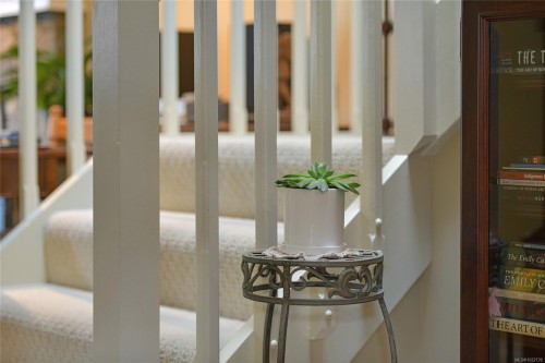 913-2829 Arbutus Rd, Saanich, BC 