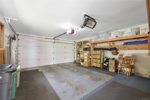 913-2829 Arbutus Rd, Saanich, BC 