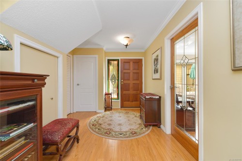 913-2829 Arbutus Rd, Saanich, BC 