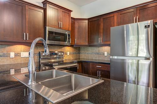 209-3521 Carrington Road, West Kelowna, BC - Indoor Photo Showing Kitchen With Double Sink