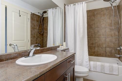 209-3521 Carrington Road, West Kelowna, BC - Indoor Photo Showing Bathroom