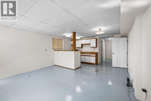 329 6Th Ave S Avenue, Creston, BC - Indoor