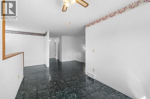 329 6Th Ave S Avenue, Creston, BC - Indoor Photo Showing Other Room