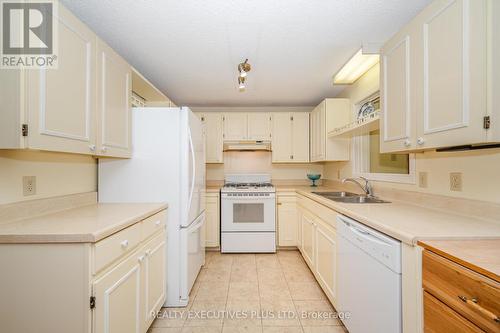 5 Pineview Court, New Tecumseth, ON - Indoor Photo Showing Kitchen With Double Sink