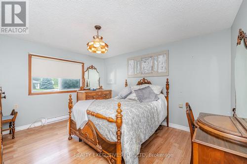 5 Pineview Court, New Tecumseth, ON - Indoor Photo Showing Bedroom