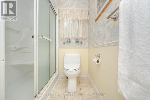 5 Pineview Court, New Tecumseth, ON - Indoor Photo Showing Bathroom