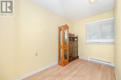 5 Pineview Court, New Tecumseth, ON - Indoor Photo Showing Other Room